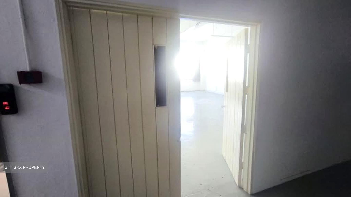 Sin Cheong Building (D20), Factory #585397731